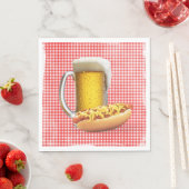 Chili Hot Dog en Bier Op Gingham Servet (Insitu)