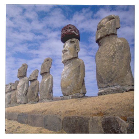 Chili, Paaseiland. De 15 Moais bij Ahu Tegeltje (Voorkant)