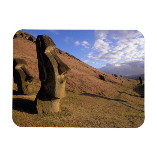 Chili, Paaseiland. Heuvel met Moai Magneet (Horizontaal)