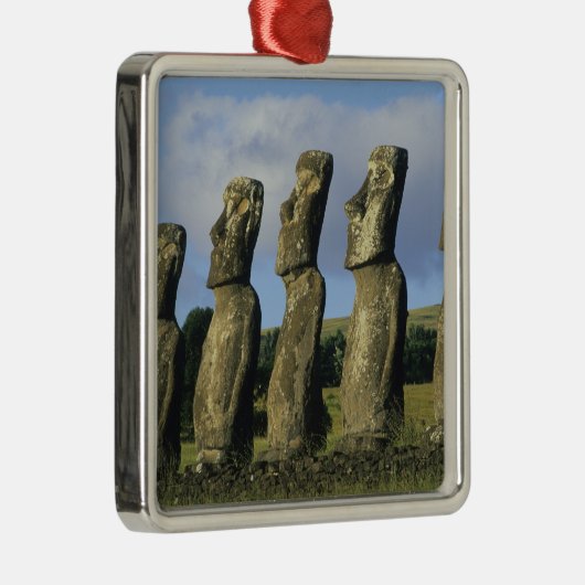 Chili, Paaseiland, Rapa Nui, Ahu Akivi Metalen Ornament (Rechts)