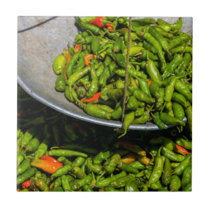 Chili's te koop op de markt tegeltje