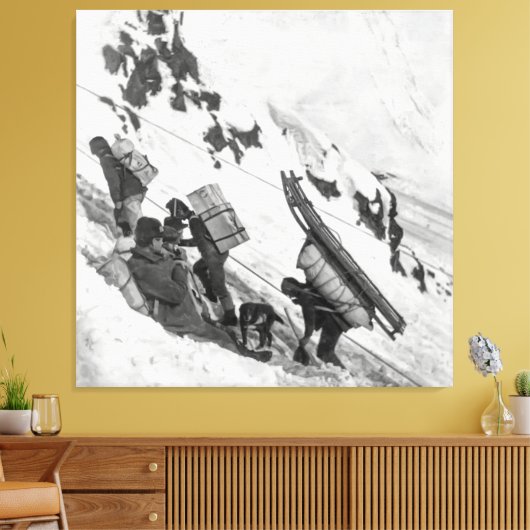 Chilkoot - Yukon Gold Rush 1898 Canvas Afdruk (Insitu (Woonkamer))