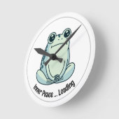 Chill Cartoon Zen Frog, Cute Meditating Frog Ronde Klok (Hoek)
