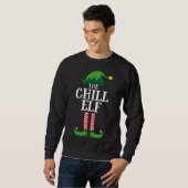 Chill Elf Matching Familie Kerstfeest Trui (Voorkant volledig)