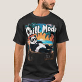 Chill mode geactiveerd: relaxte panda paradijs t-shirt (Voorkant)