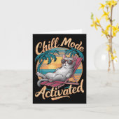 Chill Mode geactiveerde kat met gels op het strand Kaart (Gele Bloem)