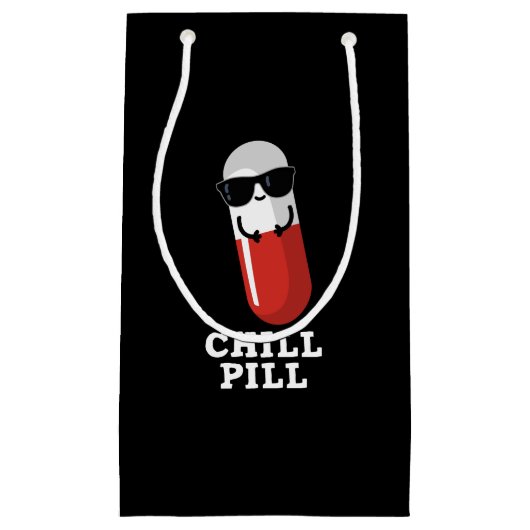 Chill Pill Funny Medicine Pun Dark BG Klein Cadeauzakje (Voorkant)