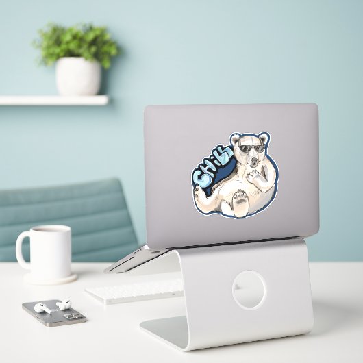 Chill Polar Beer Sticker (Laptop op bureau)