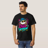Chill Season – Relaxed Holiday Design T-shirt (Voorkant volledig)