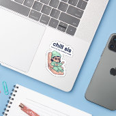Chill Sis Funny Baby Sticker – Low Battery Mode (Laptop met iPhone)