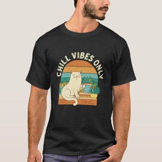 Chill Vibes Only Retro Cat Gardening Plant T-shirt (Voorkant)