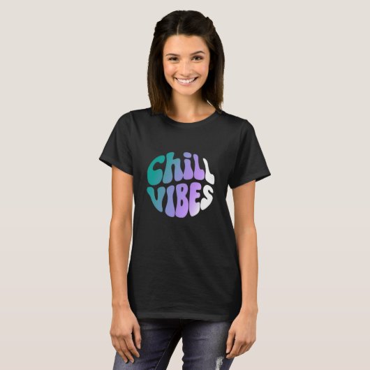 Chill Vibes Retro Gradient Typography T-shirt (Voorkant volledig)