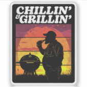  Chillin’ & Grillin’ Dark Distressed Sticker (Voorkant)