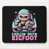 Chillin’ met Bigfoot Alpine Wintersport Snowboa Muismat (Voorkant)