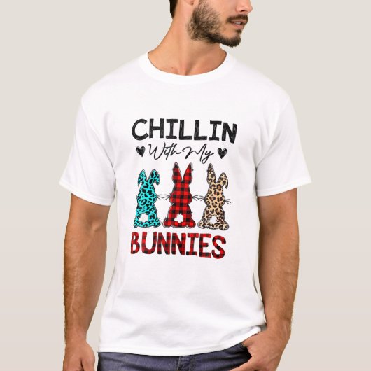 Chillin met mijn Bunnies grappige paasdag rode spe T-shirt (Voorkant)
