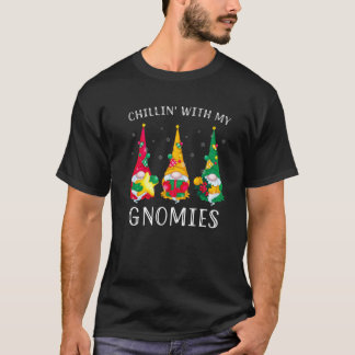 Chillin met mijn gnomen drie gnomen kerstmannen t-shirt