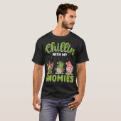 Chillin met Mijn Gnomies Kerstmis T-shirt (Voorkant volledig)