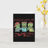 Chillin Met Mijn Zombies Leuk Halloween Kaart (Gele Bloem)