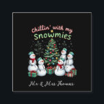 Chillin' met My Snowmies Funny Christmas Snowman Vierkante Visitekaartje<br><div class="desc">Vier de winter met "Chillin' with my Snowmies" - de perfecte mix van schattige sneeuwpoppen,  feestvreugde en grappige kerstvibes! Een must-have voor het verspreiden van vrolijke kerstvreugde en het vieren met je sneeuwpoppen,  kabouters en feestelijke sneeuwmanvriendjes.</div>