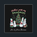 Chillin' met My Snowmies Funny Christmas Snowman Vierkante Visitekaartje<br><div class="desc">Vier de winter met "Chillin' with my Snowmies" - de perfecte mix van schattige sneeuwpoppen,  feestvreugde en grappige kerstvibes! Een must-have voor het verspreiden van vrolijke kerstvreugde en het vieren met je sneeuwpoppen,  kabouters en feestelijke sneeuwmanvriendjes.</div>