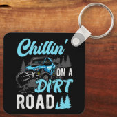 Chillin' op een vuilweg UTV Utility Task Vehicle O Sleutelhanger (Achterkant)