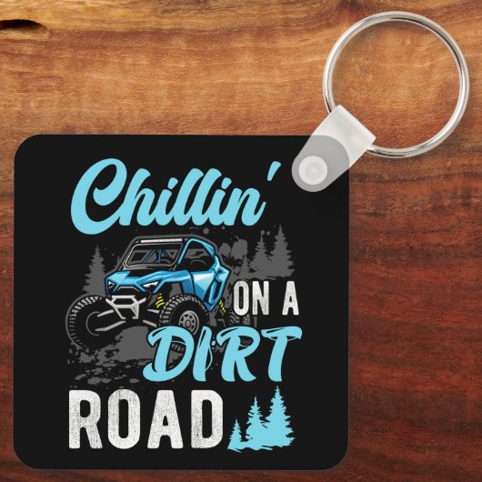Chillin' op een vuilweg UTV Utility Task Vehicle O Sleutelhanger (Achterkant)