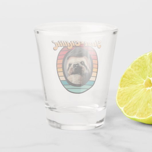 Chillin’ Sloth Shot Glas (Achterkant)