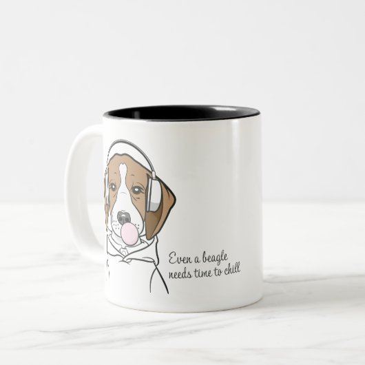 Chilling Dog met Bubblegum Schattige Funny Beagle Tweekleurige Koffiemok (Voorkant links)