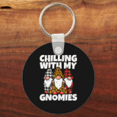 Chilling With My Gnomies _ Cute Garden Gnome Chris Sleutelhanger (Voorkant)