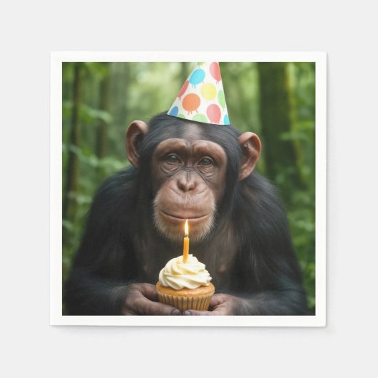 Chimpansee houdt verjaardagscupcake vast servet (Voorkant)