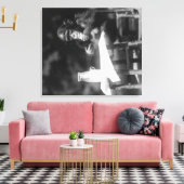 Chimpansee Zat op tafel in de nationale dierentuin Canvas Afdruk (Insitu (Woonkamer))