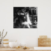 Chimpansee Zat op tafel in de nationale dierentuin Poster (Keuken)