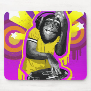 Chimpanzee DJ Muismat