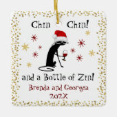 Chin Chin en een fles Zin Funny Wine Cat Keramisch Ornament (Voorkant)