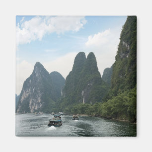 China, Guilin, Li-rivier, Rivierboten liggen aan Magneet