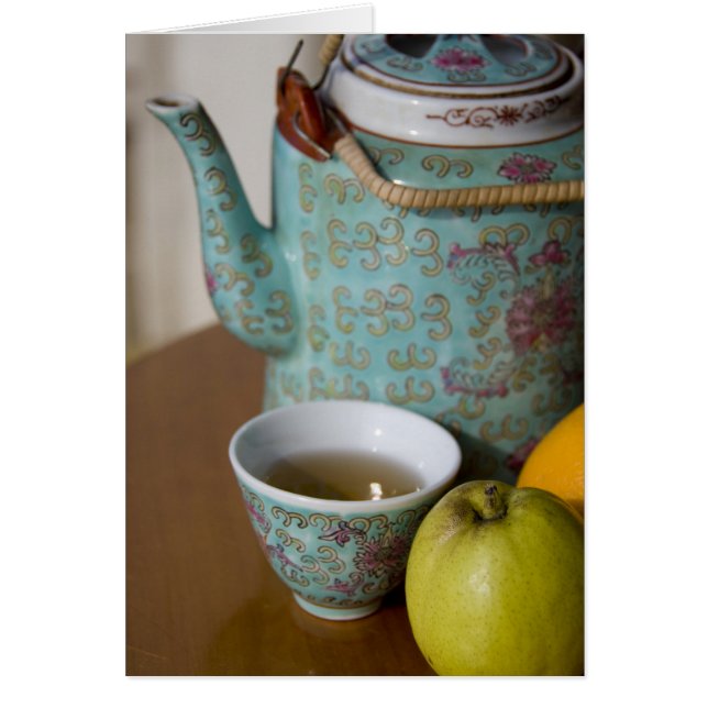 China, Hong Kong. Traditionele Chinese theepot & (Voorkant)