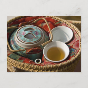China, Hong Kong. Traditionele Chinese theepot & 3 Briefkaart