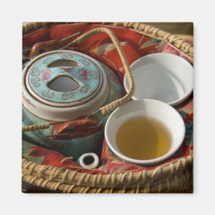 China, Hong Kong. Traditionele Chinese theepot & 3 Magneet