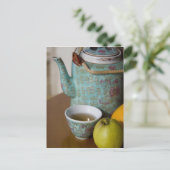 China, Hong Kong. Traditionele Chinese theepot & Briefkaart (Staand voorkant)