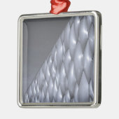 China, Peking. Nationaal Centrum voor de waterhuis Metalen Ornament (Links)