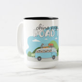 China Pugs Road Trip Two-Tone Coffee Mok (Voorkant links)