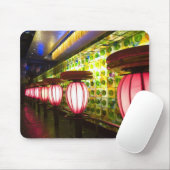 China, Shanghai. Bar in de bar Xin Tian Di Muismat (Met muis)