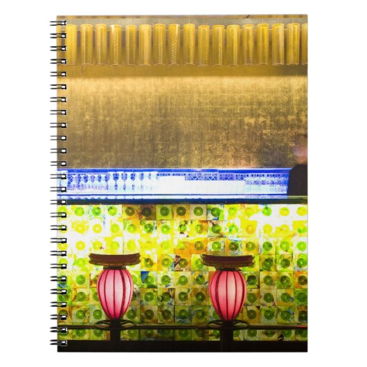 China, Shanghai. Bar in de Xin Tian Di bar 2 Notitieboek (Voorkant)