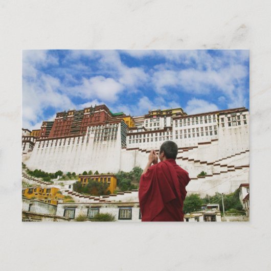 China, Tibet, Lhasa, Tibetaanse monnik met Potala Briefkaart (Voorkant)