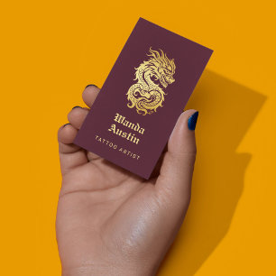 Chinees Dragon Bourgondië en Goud Tattoo Artiest Visitekaartje