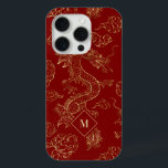 Chinees Drakengoud en Donkerrood iPhone 15 Pro Case<br><div class="desc">Chinees Drakenpatroon in goud over een donkerrode achtergrond. Aangepast en optioneel monogram.</div>