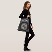 Chinees GELUK Aziatisch Symbool Gepersonaliseerd Crossbody Tas (Op model)
