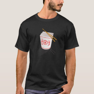 Chinees maakt een doos met ChopSticks uit T-shirt