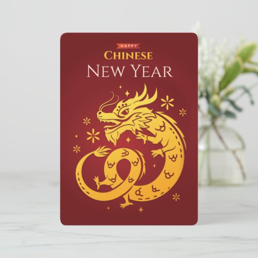Chinees Nieuwjaar Gouden Gekleurde Draak op Rood Kaart (Staand voorkant)