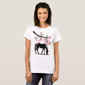 Chinees Nieuwjaar Paard en Rode Bloesems T-shirt (Voorkant volledig)